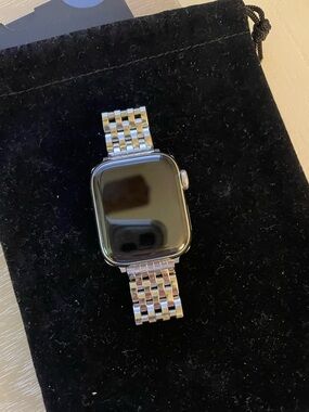 Apple Watch Series 9 [GPS + Cellular, 41mm] - Silver Stainless Steel Case S/M